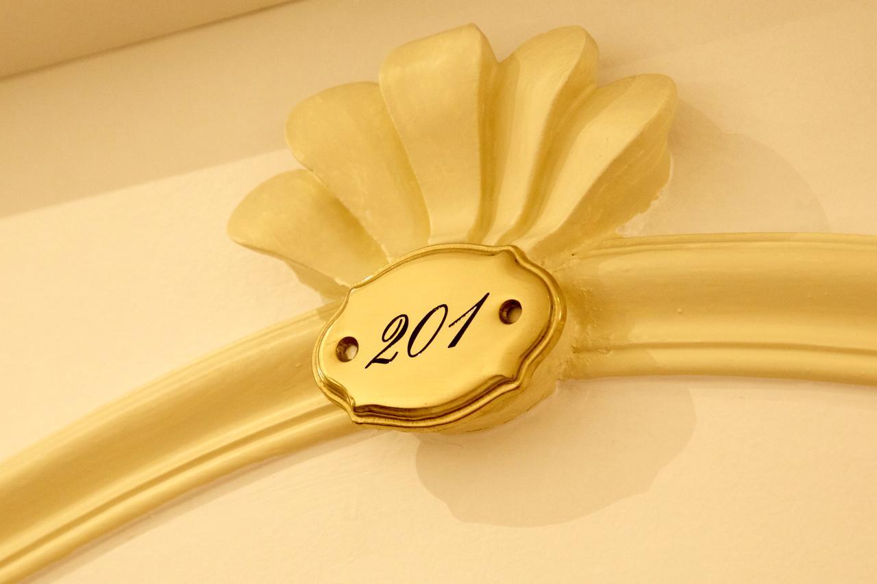 Grand Hotel Des Ambassadeurs Menton Kültér fotó